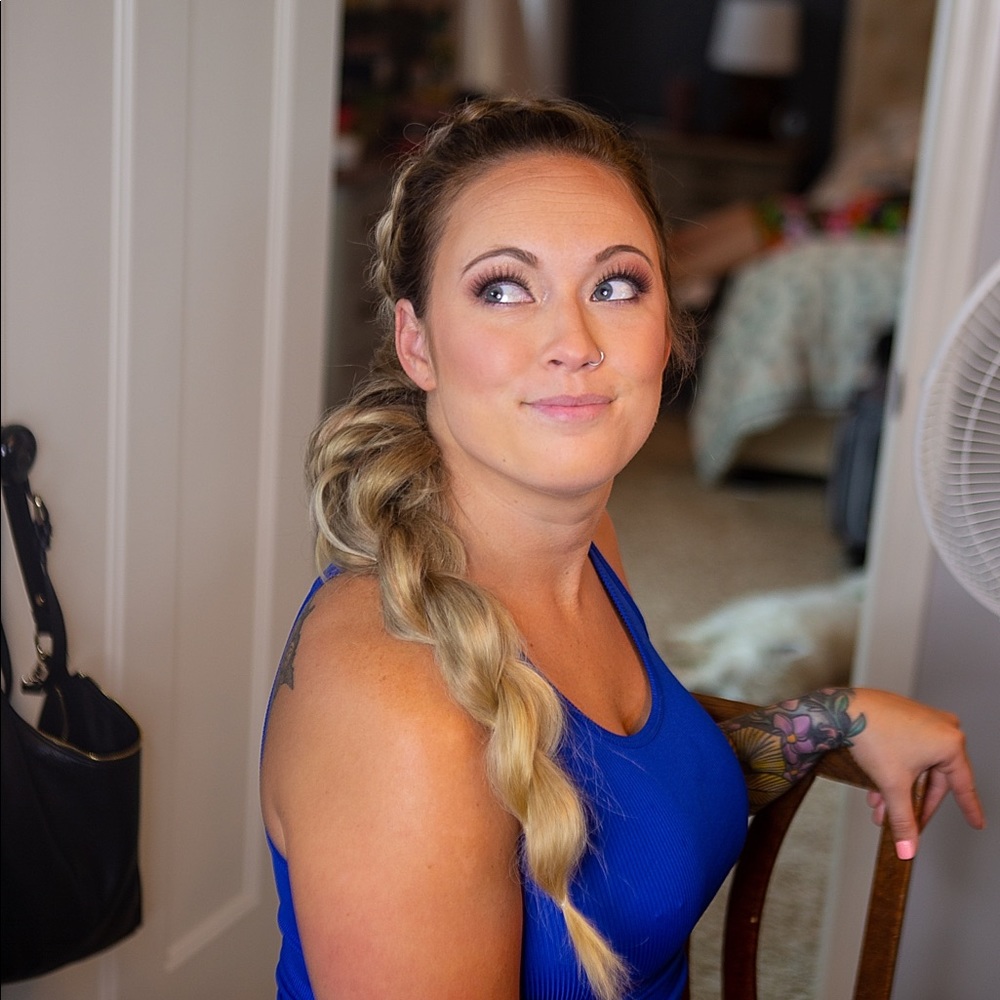 Meet your Posher, Joelle